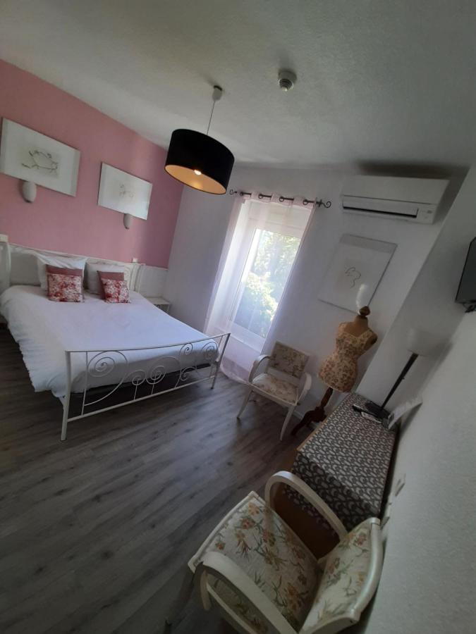 Hotel La Tour Des Fees Quissac  Zewnętrze zdjęcie