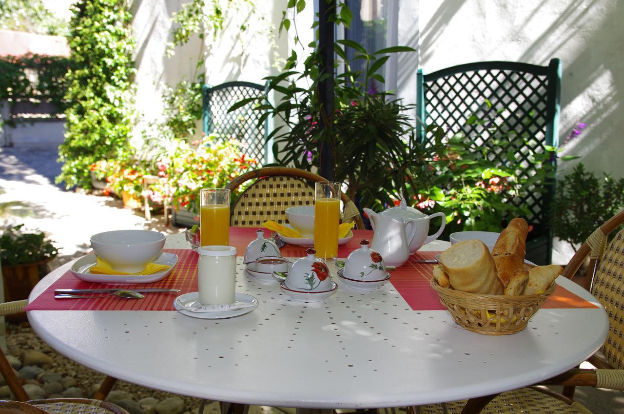 Hotel La Tour Des Fees Quissac  Zewnętrze zdjęcie