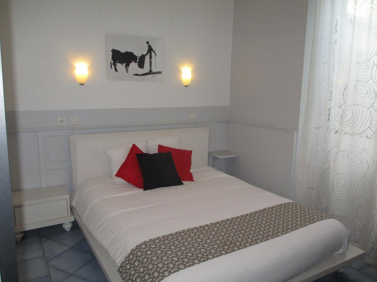 Hotel La Tour Des Fees Quissac  Zewnętrze zdjęcie